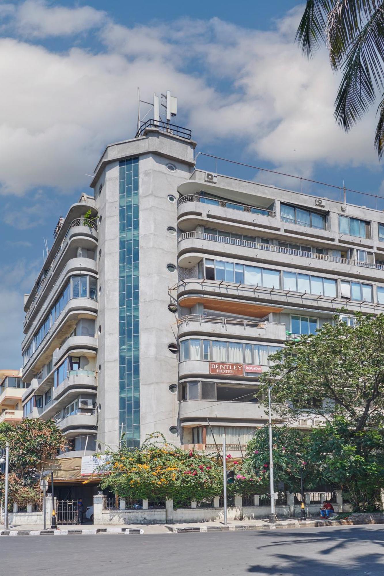 Bentley Hotel Marine Drive Mumbai Bagian luar foto