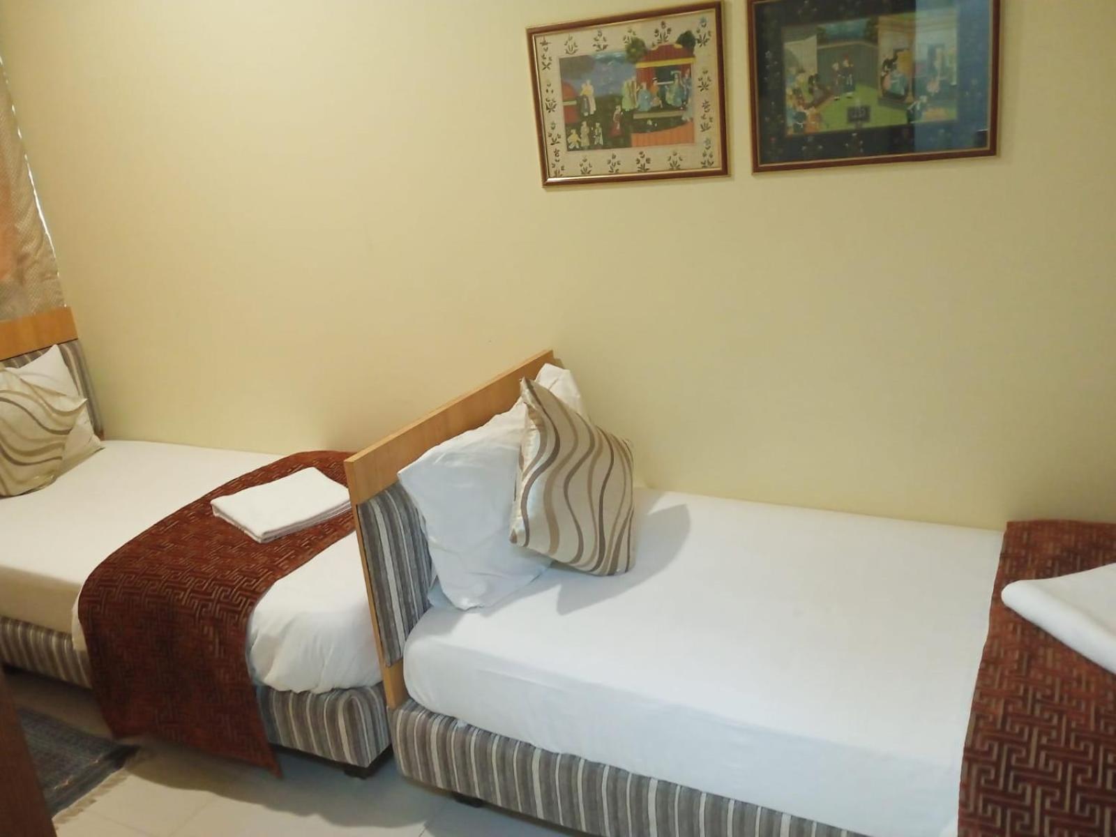 Bentley Hotel Marine Drive Mumbai Bagian luar foto